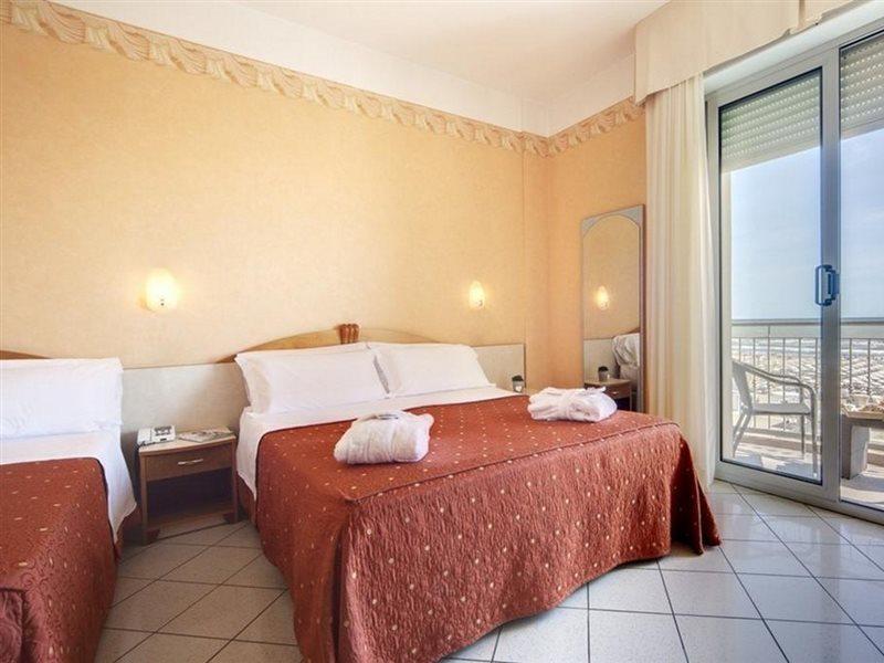 Hotel Ambra Rimini Esterno foto