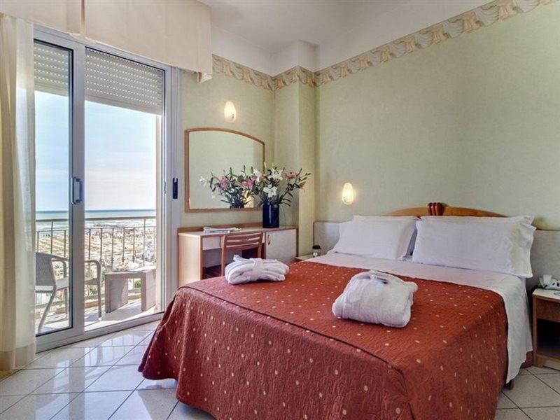Hotel Ambra Rimini Esterno foto
