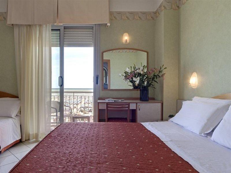 Hotel Ambra Rimini Esterno foto