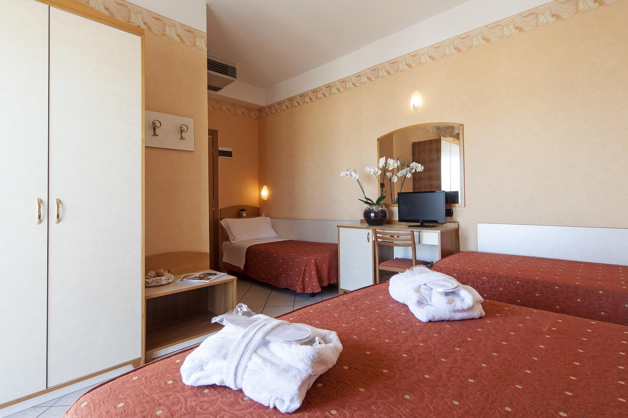 Hotel Ambra Rimini Esterno foto