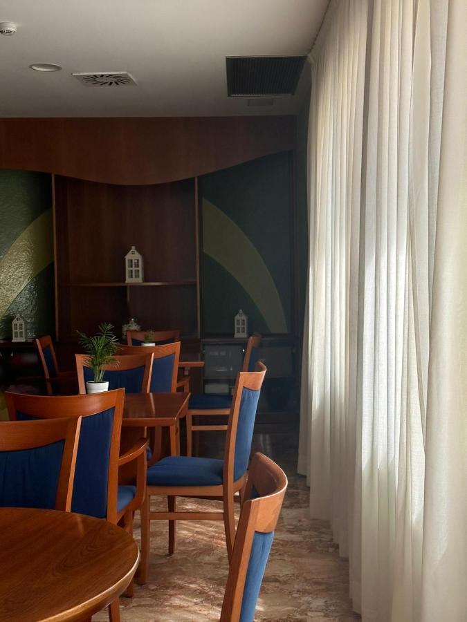 Hotel Ambra Rimini Esterno foto