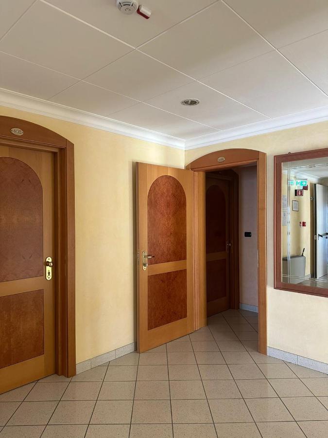 Hotel Ambra Rimini Esterno foto