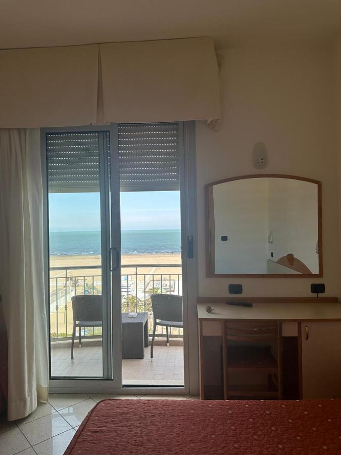 Hotel Ambra Rimini Esterno foto