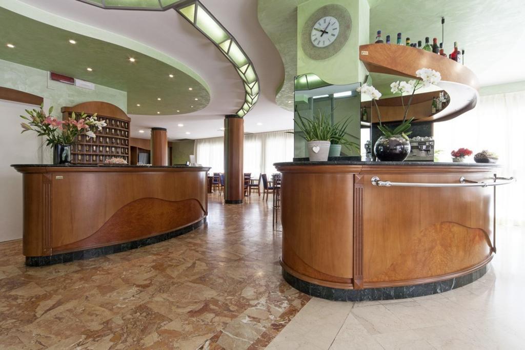 Hotel Ambra Rimini Esterno foto